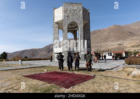 Panjshir Situation nach Ermächtigung Taliban und brechen den Widerstand Soldat. Ahmad Masoud will ihren Vaterweg fortsetzen, aber`s ist nicht erfolgreich. Stockfoto